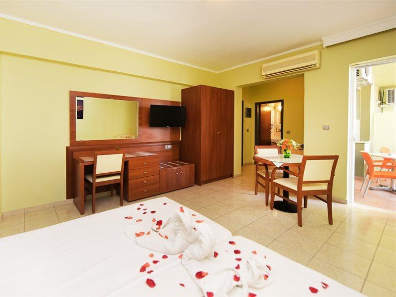 Esmeralda Hotel Kremastí Екстериор снимка
