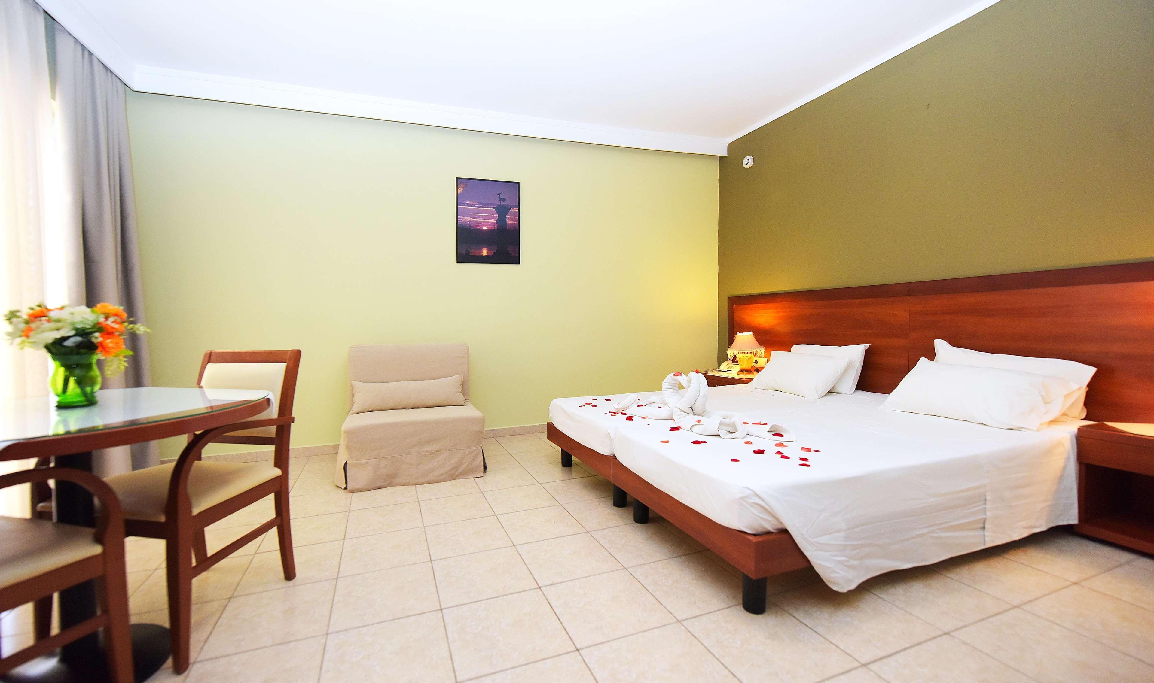 Esmeralda Hotel Kremastí Екстериор снимка